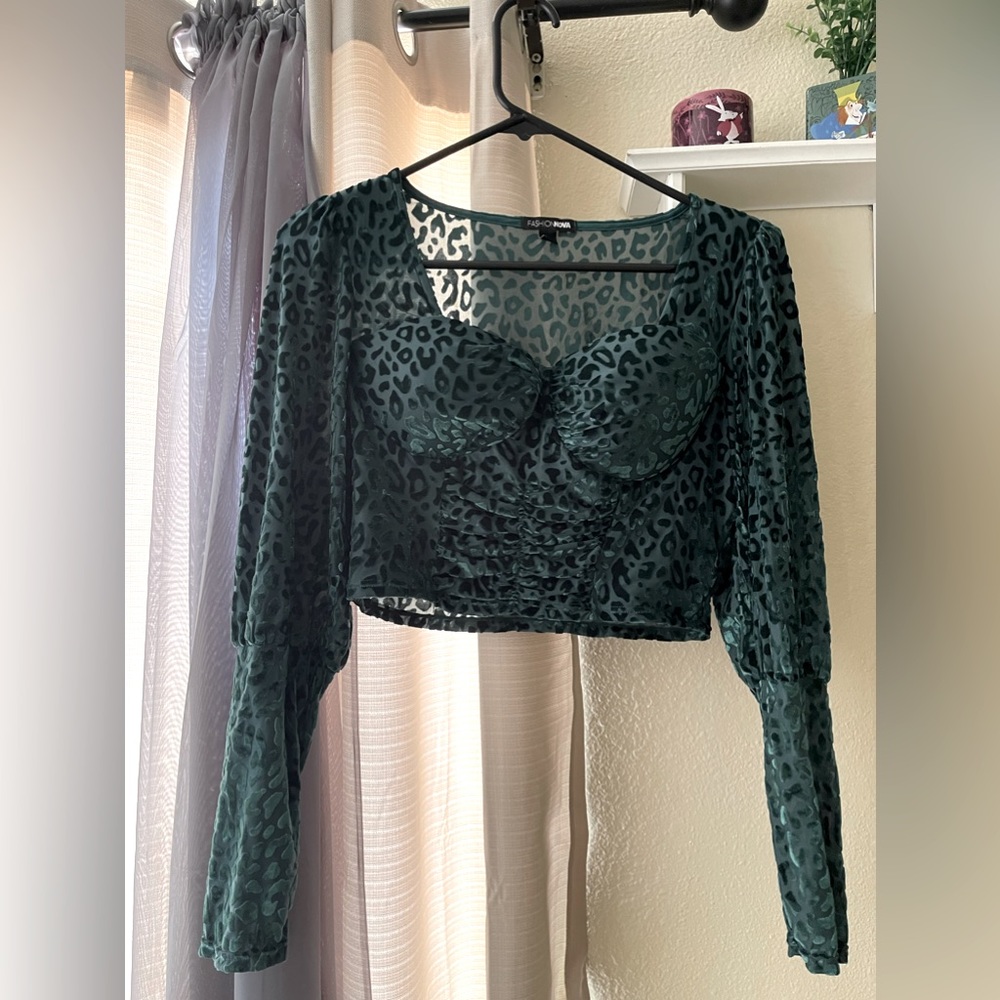 Fashion Nova green pattern crop top